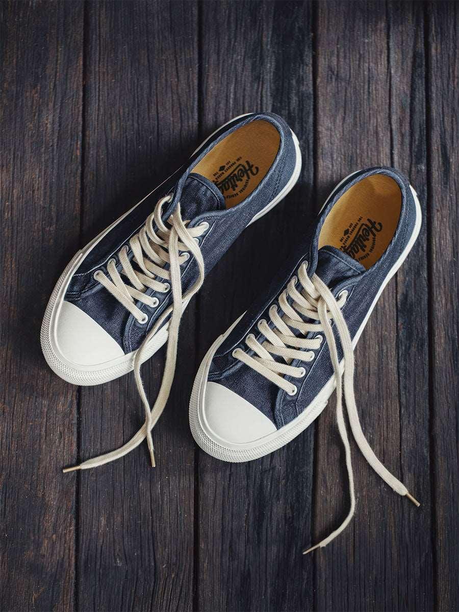 Retro canvas shoes deals